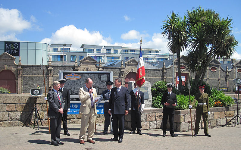 File:Commémoration de l'Appel du 18 Juin 1940 Saint Hélier Jersey 18 juin 2012 12.jpg