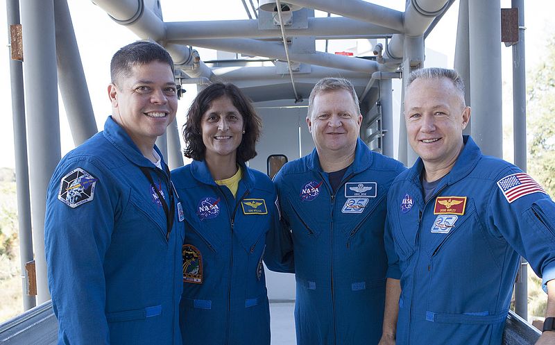 File:Commercial Crew Program Astronauts.jpg
