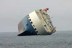 Shipping crashes. Катастрофы кораблей. Крушение морских судов. Корабль перевернулся. Крушение грузового корабля.