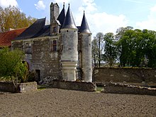 Coussay castle FR-85 01.JPG