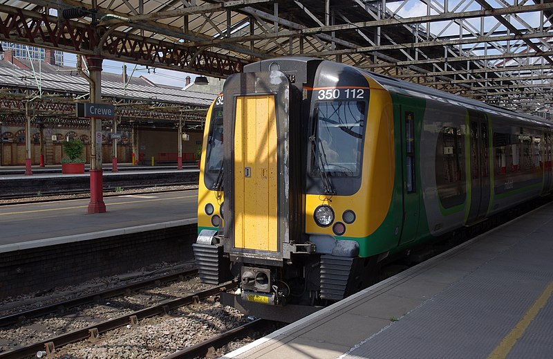 File:Crewe railway station MMB 09 350112.jpg