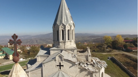 Beschadigde Ghazanchetsots-kathedraal