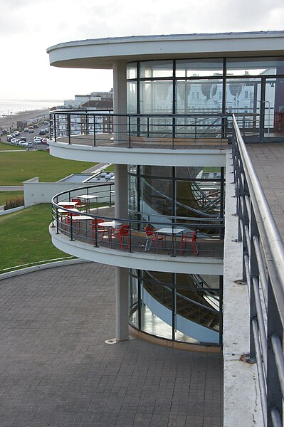 File:De La Warr Pavilion, 28 August 2012 (5).jpg