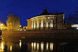 Regentenbau mit Fränkischer Saale