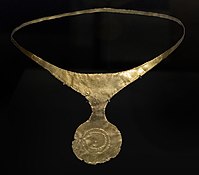 Gold diadem of Caravaca, c. 1600 BC. Diadema de Caravaca (26824455541).jpg