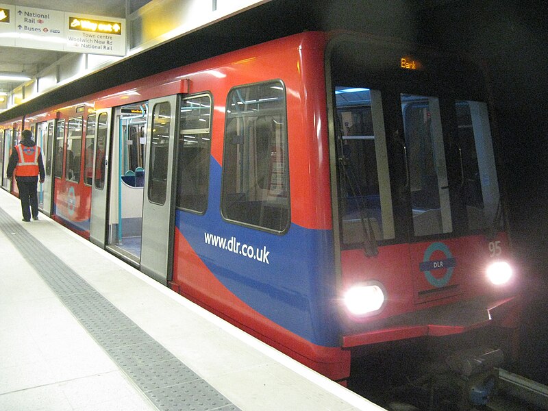 File:Docklands Light Railway - Woolwich Arsenal station.jpg