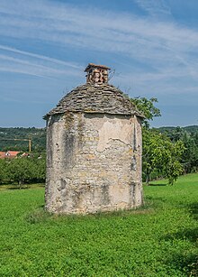 Datei:Dovecote_in_Camboulan_01.jpg