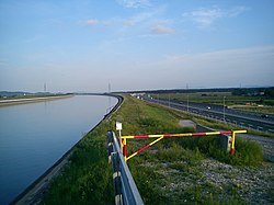 Drava canal ^ Highway - panoramio.jpg