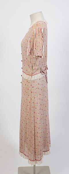 File:Dress, woman's (AM 1996.153.2-6).jpg