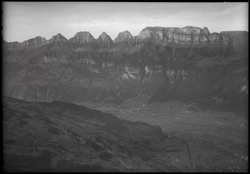 File:ETH-BIB-Flumserberge, Walenstadt, Churfirsten-LBS H1-010979.tif