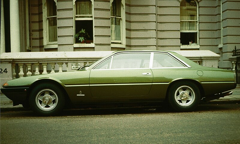 File:Ferrari 365 GT4 2+2 in North London - 1974.jpg