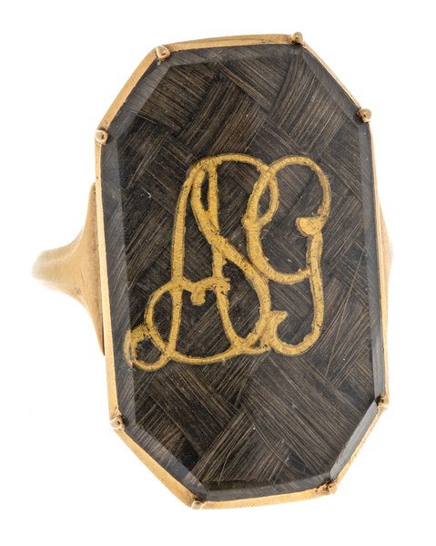 File:Fingerring av guld med hårmatta och monogram, 1800-tal - Hallwylska museet - 110219.tif