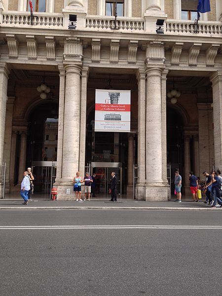 File:Galleria Alberto Sordi (già Galleria Colonna) 284.JPG