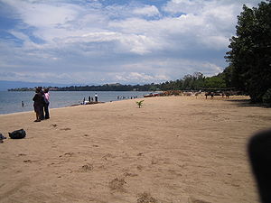 Gisenyi'deki Kivu Gölü plajı