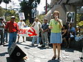 Gladys Marín en la Plaza de Armas. Santiago 2004