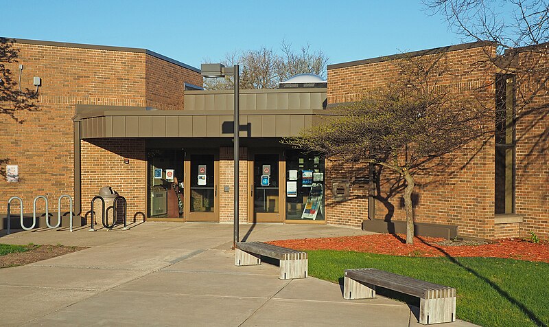 File:Golden Valley Library 2021.jpg