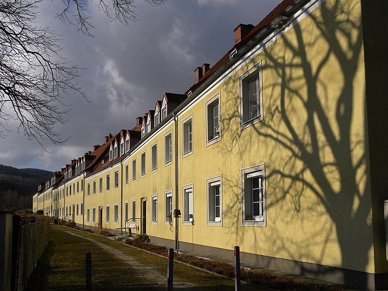 File:Gründberg-Siedlung III.jpg