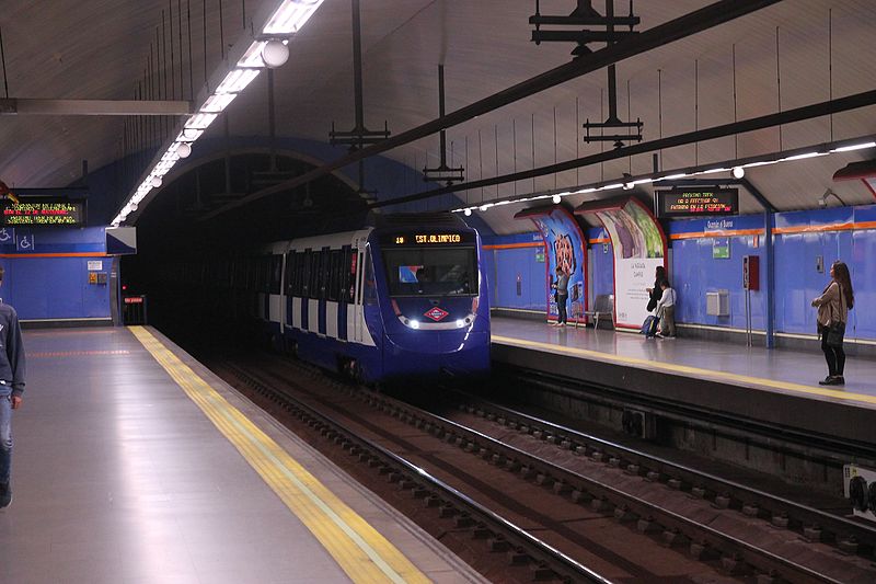 File:Guzmán el Bueno 7 tren.jpg