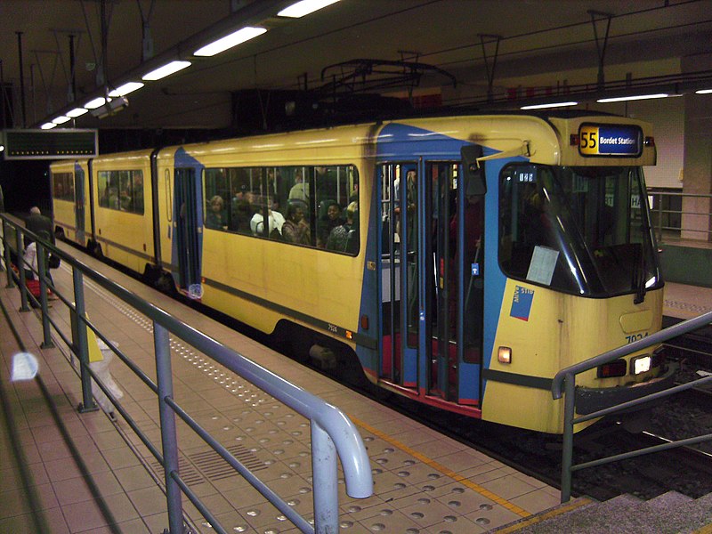 File:Hallepoort tram 55.jpg