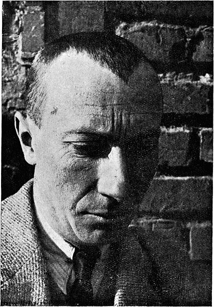 Photograph of Jean Arp, published in De Stijl, vol. 7, nr. 73/74 (January 1926)