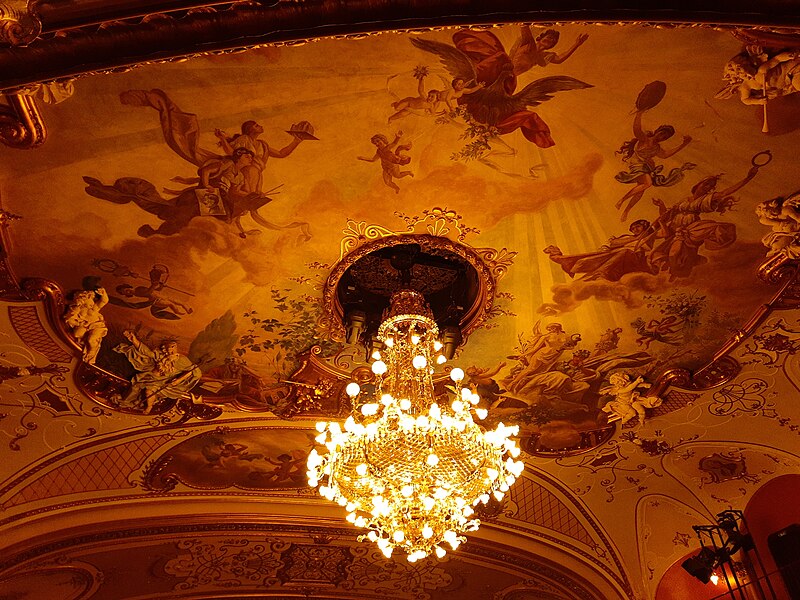 File:Hessisches Staatstheater Wiesbaden, ceiling Großes Haus.jpg