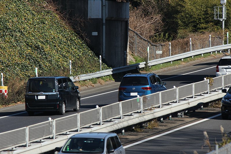 File:Higashi-Meihan Expwy cx19d27a.jpg