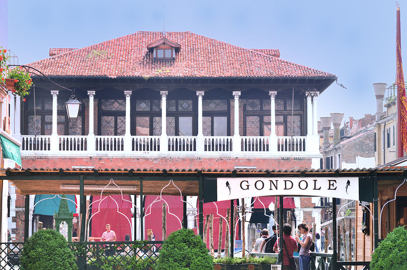 File:Hotel Ca Sagredo - Grand Canal - Rialto - Venice Italy Venezia - Creative Commons by gnuckx (4795641996).jpg