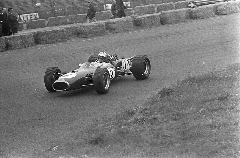 File:Hulme at 1967 Dutch Grand Prix.jpg