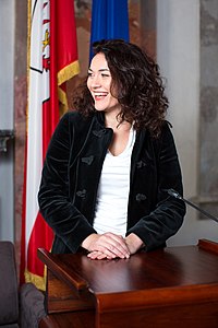 Ingrid Felipe im Tiroler Landtag.jpg