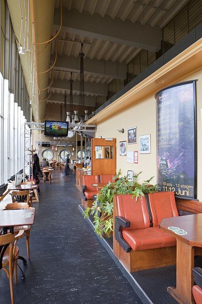 File:Interieur overzicht restaurant - Eindhoven - 20533991 - RCE.jpg