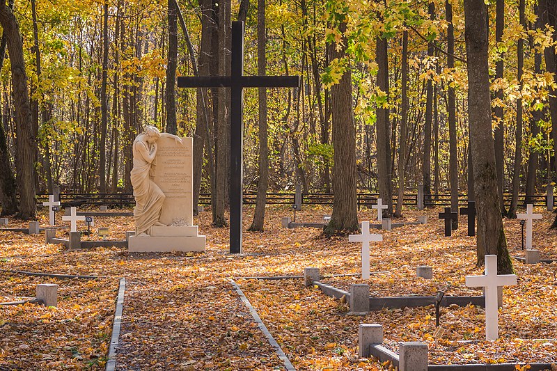 File:International cemetery of POWs - 018.jpg