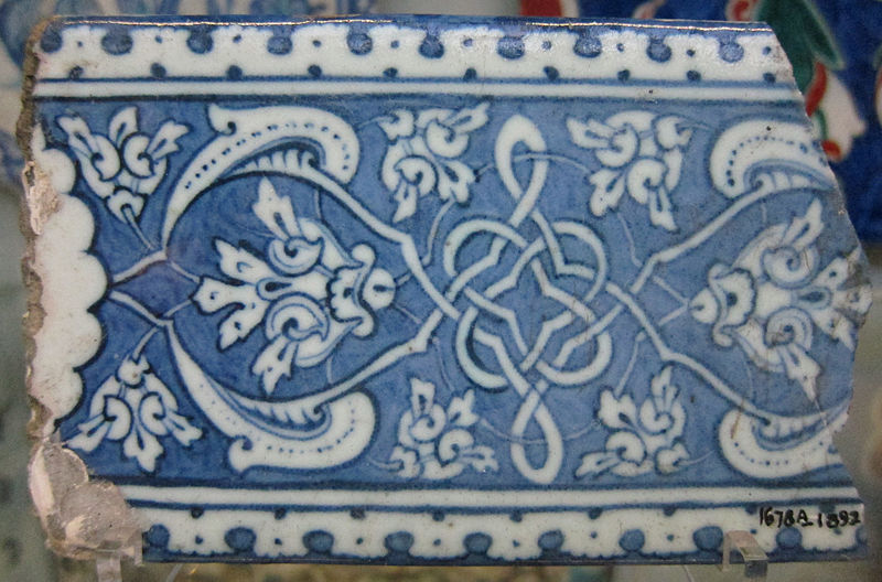 File:Iznik blue-and-white tile fragment.jpg