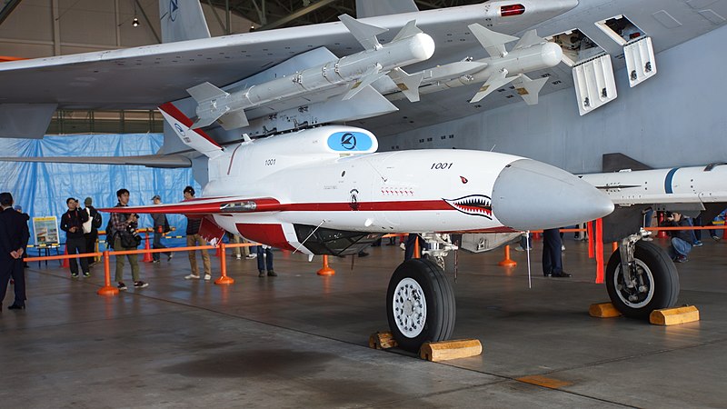 800px-JASDF_UAV%281001%29_%26_AAM-3_at_Gifu_Air_Base_October_30%2C_2016_02.jpg