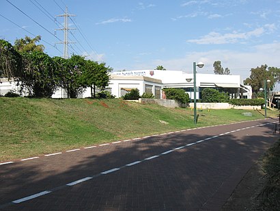 How to get to המועצה לישראל יפה with public transit - About the place