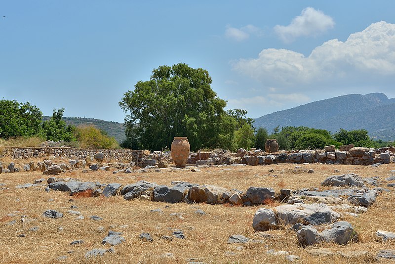 File:Jars in Malia Crete.jpg