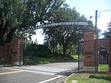 Jax FL Evergreen Cem entr01.jpg 