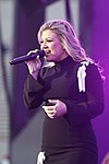 Kelly Clarkson 2018 DoD Warrior Games Opening Ceremony 11.jpg