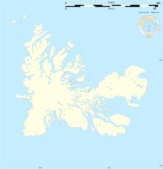 Mapa konturowa Wysp Kerguelena, po prawej znajduje się punkt z opisem „Port-aux-Français”