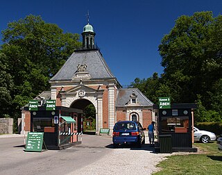 <span class="mw-page-title-main">Knuthenborg Safaripark</span> Safari park in Denmark