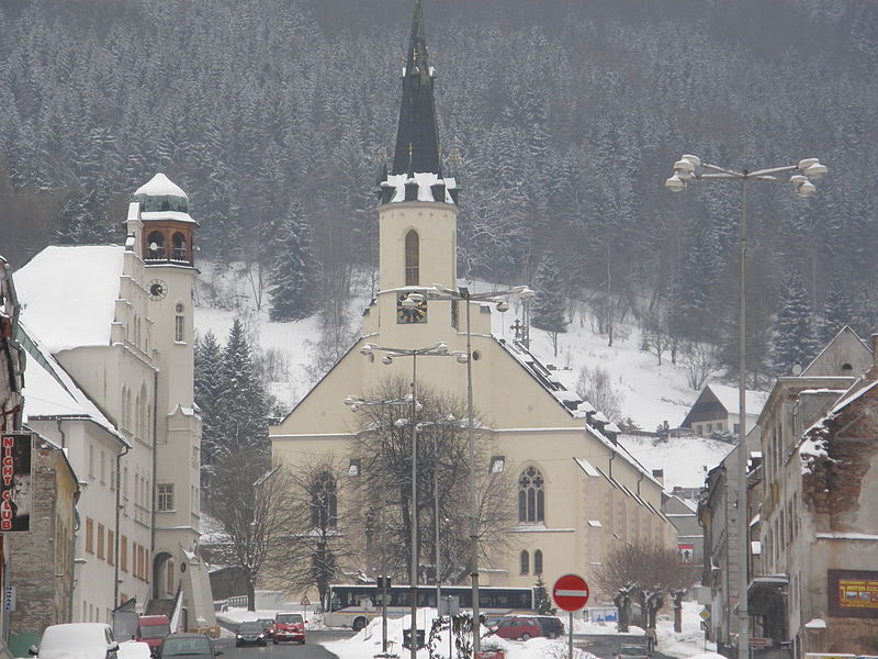 File:Kostel Sv. Jáchyma - Jáchymov.JPG