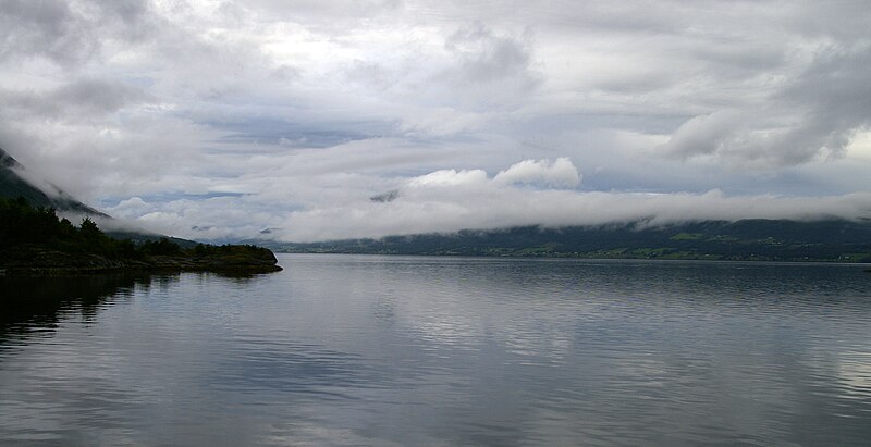 File:Kvernesfjorden from Bergsøya.JPG