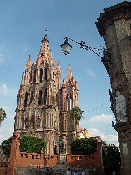 File:La Parroquia de San Miguel de Allende 04.jpg