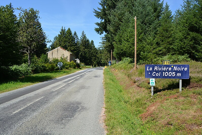 File:La Rivière Noire, route et panneau côté Loire 2023-08-22.JPG