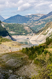 Vidange du lac à l’occasion de travaux de confortement du barrage en 2013.