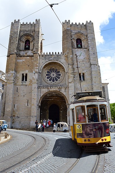 File:Lisbon Cathedral (26332661903).jpg