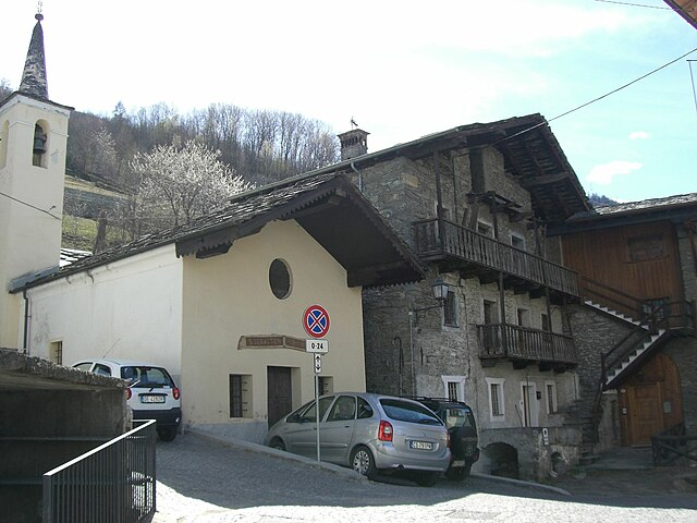 Lo Bourgnë, la piazza principale dell'antico borgo di Charvensod