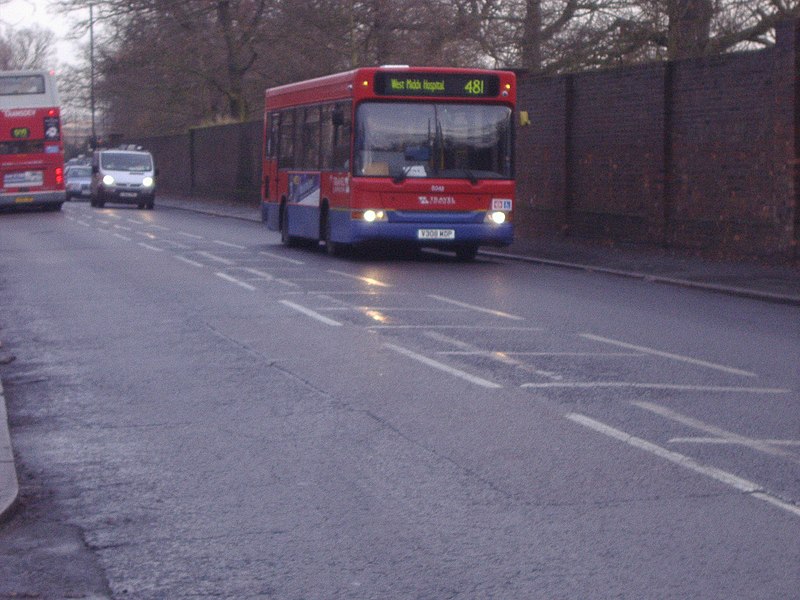 File:London Buses route 481 Teddington (1).jpg