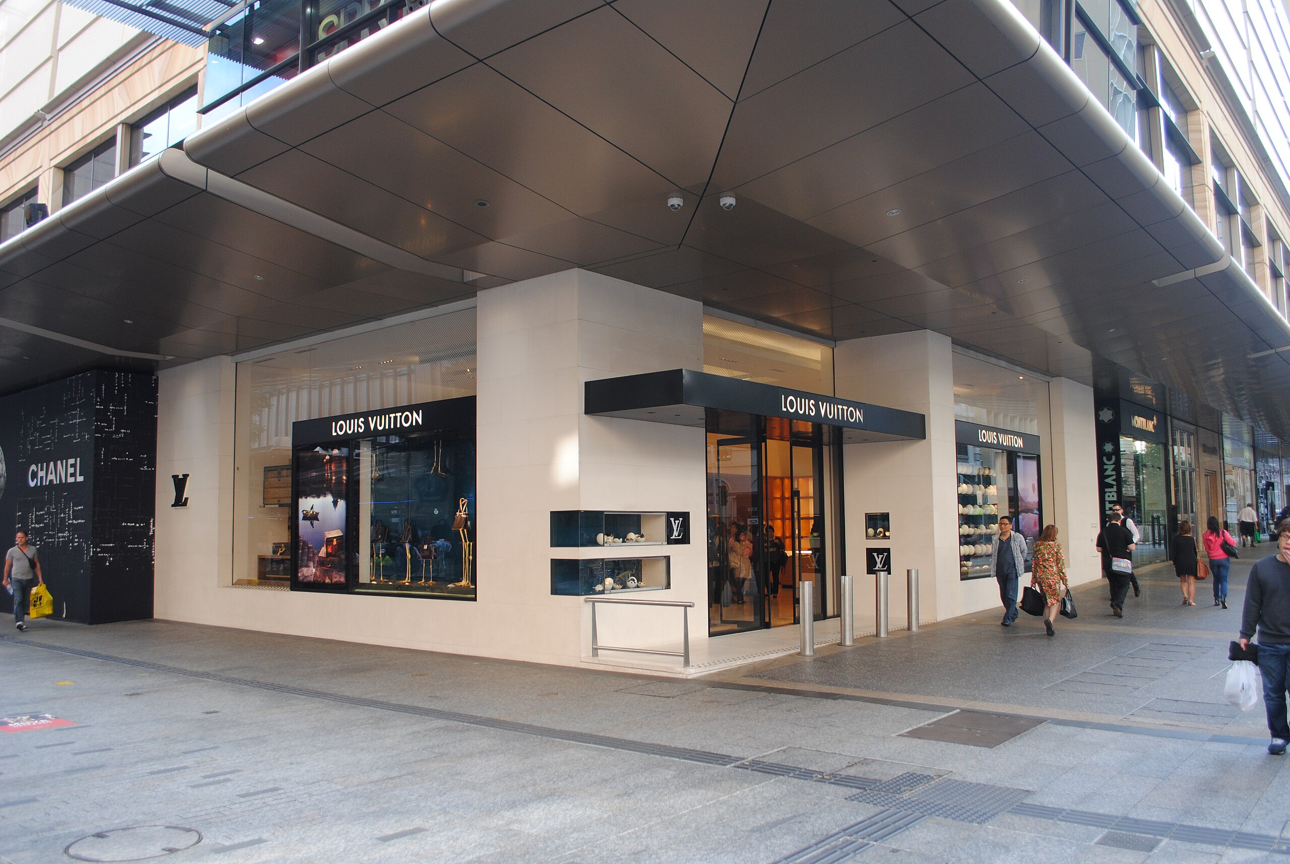 File:Louis Vuitton , Brisbane.jpg - Wikimedia Commons