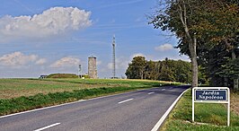 CR308 met op de achtergrond de Napoleonsgaard