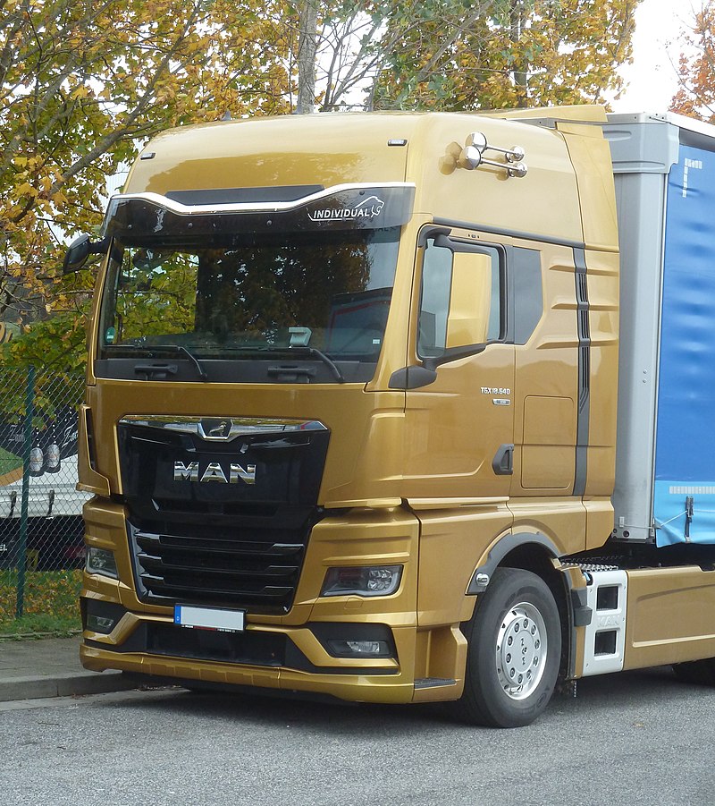 MAN TGX camion 800px-MAN_TGX_18.640_XXL_Modell_2020_Fahrerhaus